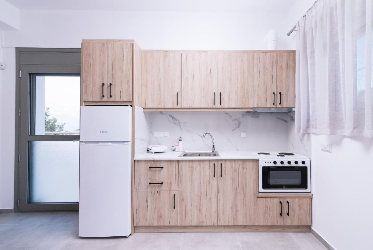 Lychnos Apartments Камиларион Экстерьер фото
