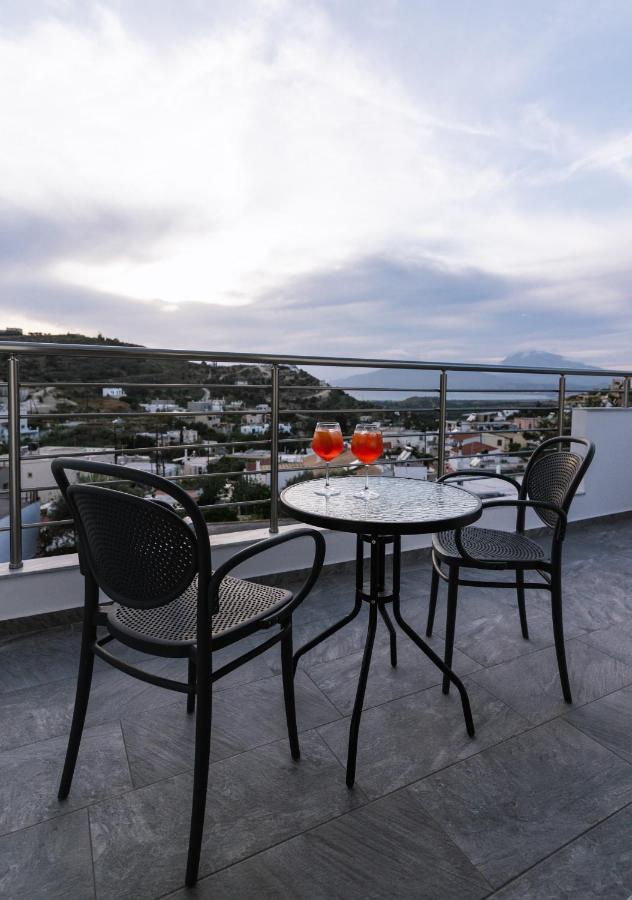 Lychnos Apartments Камиларион Экстерьер фото