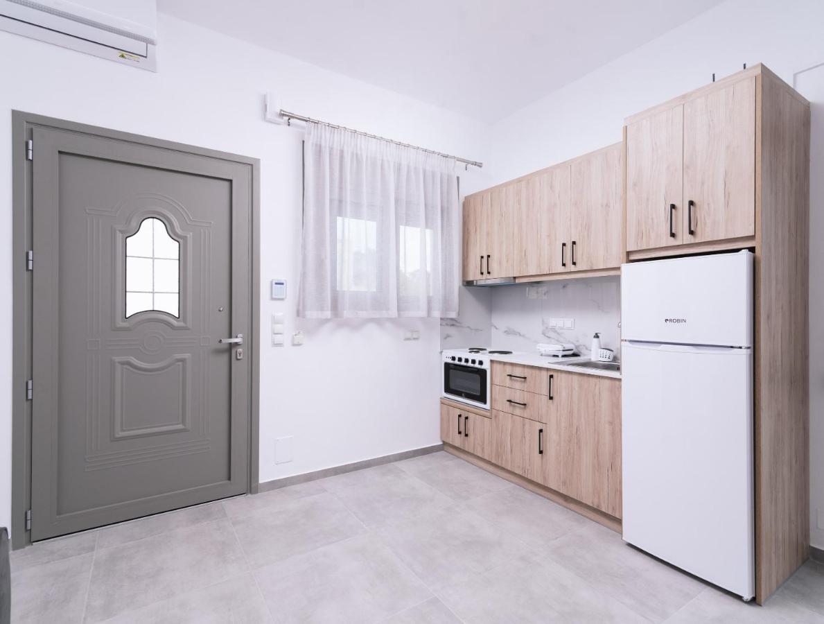 Lychnos Apartments Камиларион Экстерьер фото